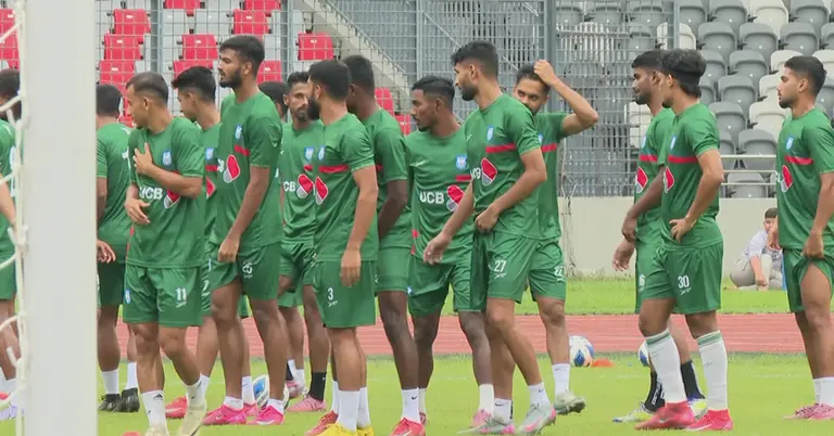 বাংলাদেশ ফুটবল দলের একঅংশ